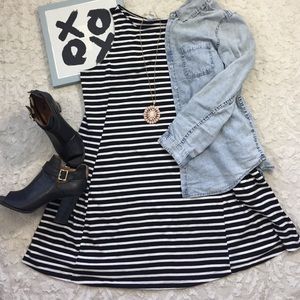 Black White Stripped Sleeveless Cotton Dress